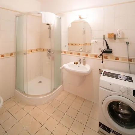 Free Parking Amphitheater - Wifi, Ac, Tv Apartment Budapest